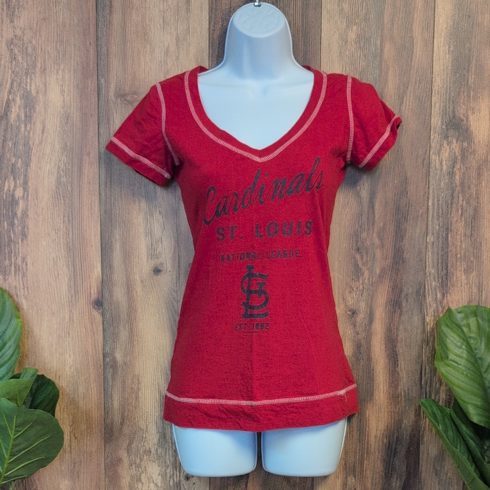 Genuine Merchandise by Campus Lifestyle MLB St Louis Cardinals V-Neck Tee S C539